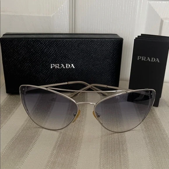 💎PRADA💎Gorgeous Gradient Light Blue Lens Sunglasses - Picture 2 of 10
